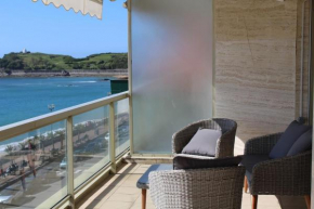 APPART. AVEC TERRASSE ET PARKING VUE SUR LA BAIE